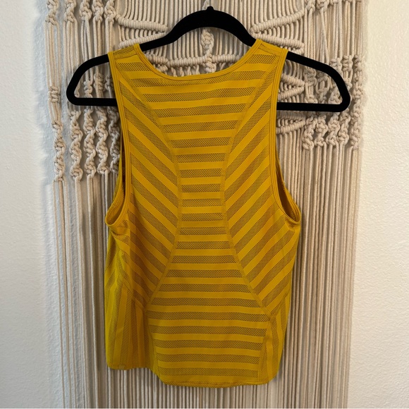 Lululemon top - Picture 2 of 2